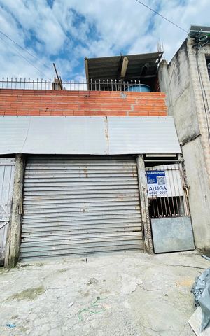 Casa para alugar com 46m², 1 quarto e sem vaga Casa para alugar com 46m², 1 quarto e sem vagaFachada com a placa instalada