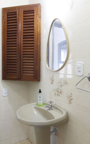 Casa para alugar com 120m², 2 quartos e 6 vagasBanheiro Social