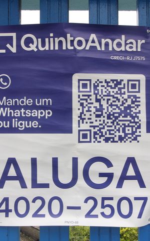 Casa para alugar com 120m², 2 quartos e 6 vagasFachada