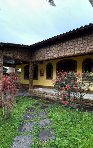 Casa à venda com 480m², 4 quartos e 2 vagasFachada