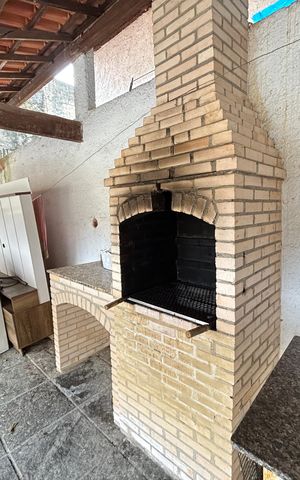 Casa à venda com 480m², 4 quartos e 2 vagasChurrasqueira