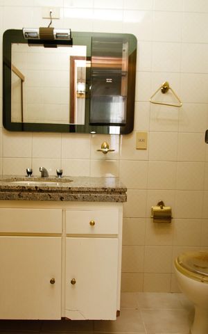 Apartamento à venda com 156m², 4 quartos e 2 vagasBanheiro da Suíte