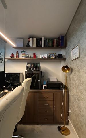 Apartamento à venda com 124m², 2 quartos e 2 vagas Apartamento à venda com 124m², 2 quartos e 2 vagasEscritório