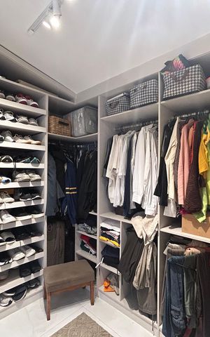 Apartamento à venda com 124m², 2 quartos e 2 vagas Apartamento à venda com 124m², 2 quartos e 2 vagasCloset do quarto 2