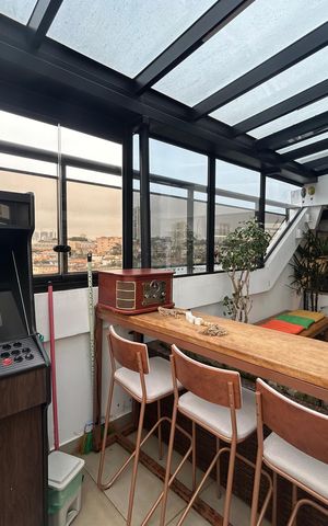 Apartamento à venda com 124m², 2 quartos e 2 vagas Apartamento à venda com 124m², 2 quartos e 2 vagasCobertura