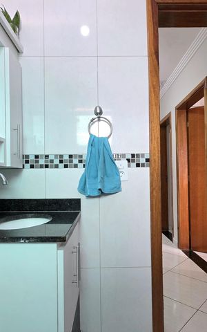Casa à venda com 73m², 3 quartos e 2 vagasBanheiro