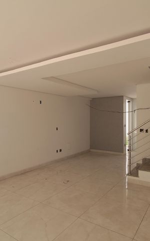 Casa à venda com 122m², 3 quartos e 4 vagasSala