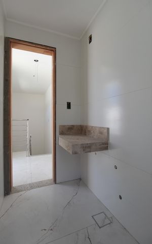 Casa à venda com 122m², 3 quartos e 4 vagasBanheiro Social 2