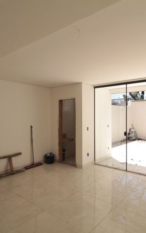 Casa à venda com 122m², 3 quartos e 4 vagasSala