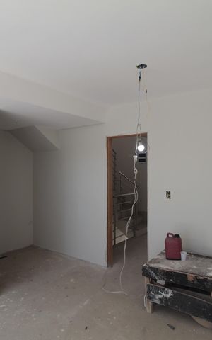 Casa à venda com 122m², 3 quartos e 4 vagasSuite