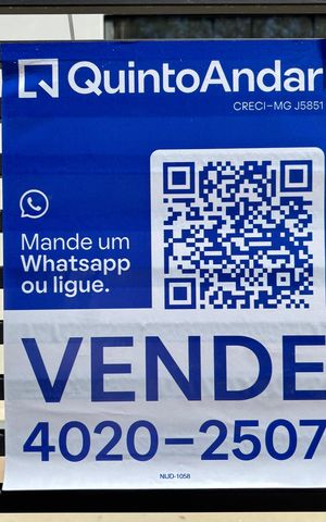 Casa à venda com 122m², 3 quartos e 4 vagas Casa à venda com 122m², 3 quartos e 4 vagasPlaquinha Instalada