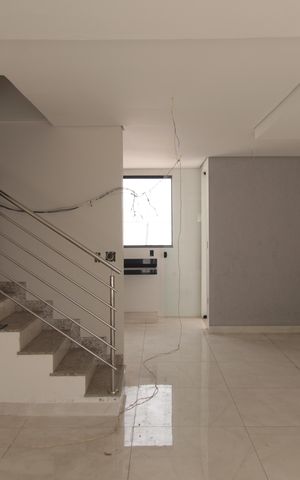 Casa à venda com 122m², 3 quartos e 4 vagasSala
