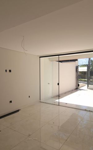 Casa à venda com 122m², 3 quartos e 4 vagasSala