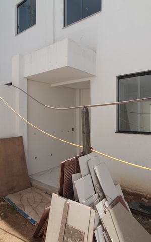 Casa à venda com 122m², 3 quartos e 4 vagasQuintal