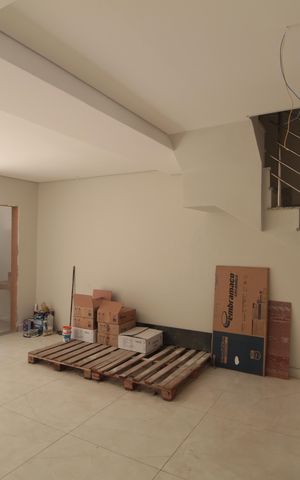 Casa à venda com 122m², 3 quartos e 4 vagasSala