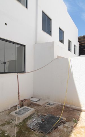 Casa à venda com 122m², 3 quartos e 4 vagasQuintal
