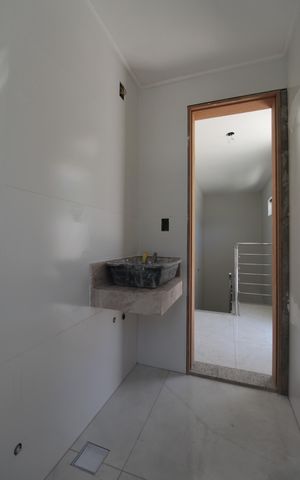 Casa à venda com 122m², 3 quartos e 4 vagasBanheiro Social 2