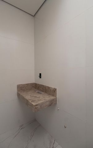 Casa à venda com 122m², 3 quartos e 4 vagasBanheiro Social 1