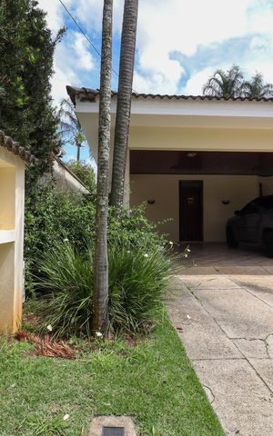 Casa de condomínio à venda com 300m², 4 quartos e 3 vagas