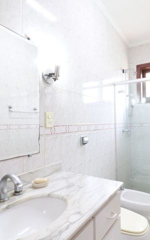 Casa de condomínio à venda com 300m², 4 quartos e 3 vagas