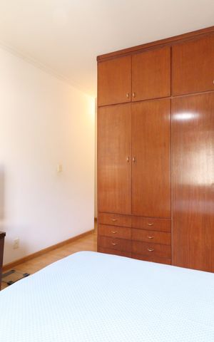 Casa de condomínio à venda com 300m², 4 quartos e 3 vagas