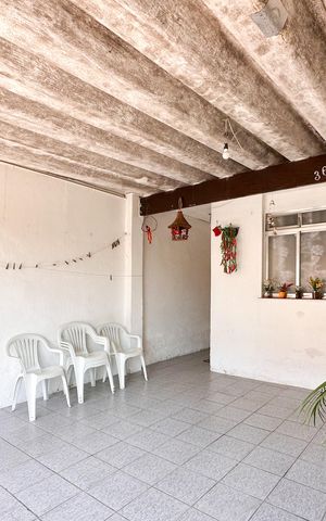 Casa à venda com 110m², 2 quartos e 1 vaga Casa à venda com 110m², 2 quartos e 1 vagaGaragem