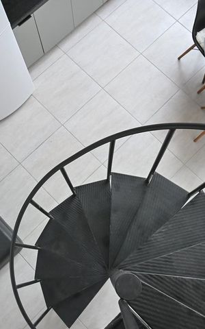 Apartamento para alugar com 38m², 1 quarto e sem vagaEscada