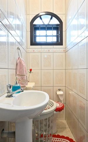Casa à venda com 170m², 2 quartos e 3 vagasLavabo
