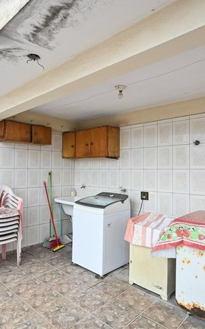 Casa à venda com 170m², 2 quartos e 3 vagasÁrea de Serviço 