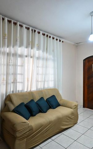 Casa à venda com 170m², 2 quartos e 3 vagasSala