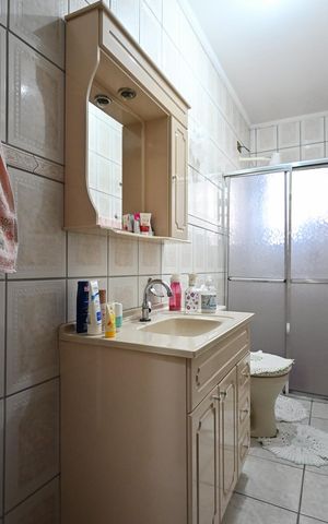 Casa à venda com 170m², 2 quartos e 3 vagasBanheiro