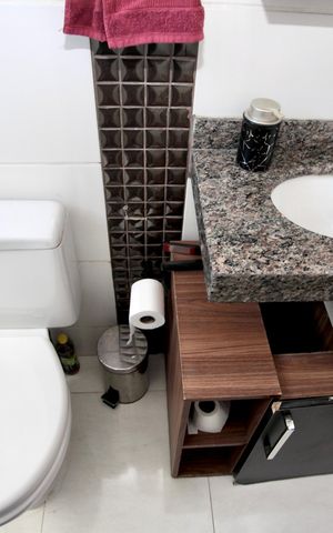 Apartamento à venda com 65m², 2 quartos e 2 vagasBanheiro Social