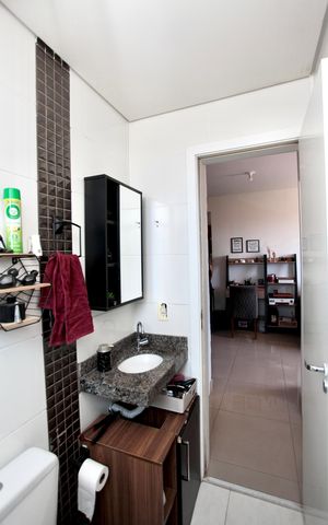 Apartamento à venda com 65m², 2 quartos e 2 vagasBanheiro Social