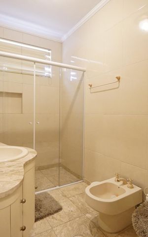 Casa para alugar com 350m², 3 quartos e 6 vagasBanheiro 2