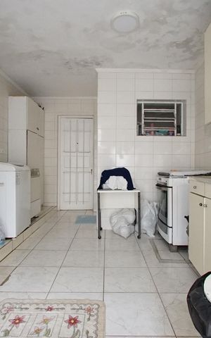 Casa para alugar com 350m², 3 quartos e 6 vagasÁrea de Serviço