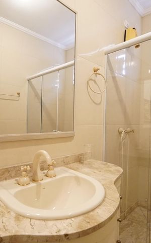 Casa para alugar com 350m², 3 quartos e 6 vagasBanheiro 2