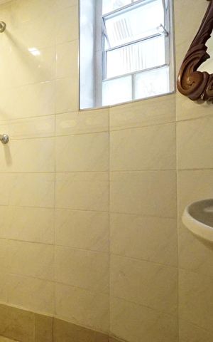 Casa para alugar com 350m², 3 quartos e 6 vagasBanheiro