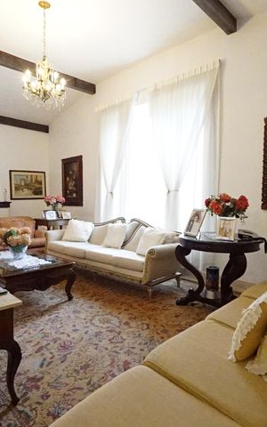 Casa para alugar com 350m², 3 quartos e 6 vagasSala
