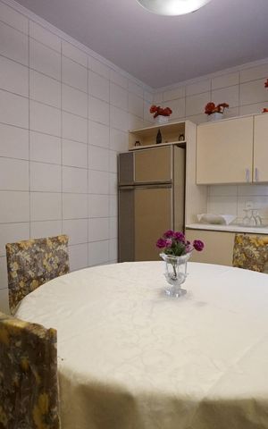 Casa para alugar com 350m², 3 quartos e 6 vagasCopa