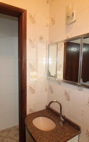 Casa para alugar com 129m², 2 quartos e 2 vagasBanheiro
