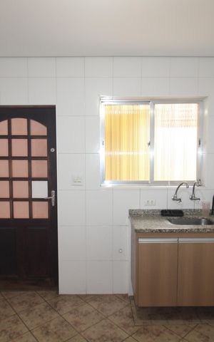 Casa para alugar com 129m², 2 quartos e 2 vagasCozinha