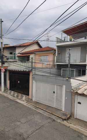 Casa para alugar com 129m², 2 quartos e 2 vagasSala - Varanda