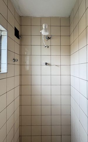 Casa à venda com 220m², 5 quartos e 1 vaga Casa à venda com 220m², 5 quartos e 1 vagaBanheiro Social - Casa 3