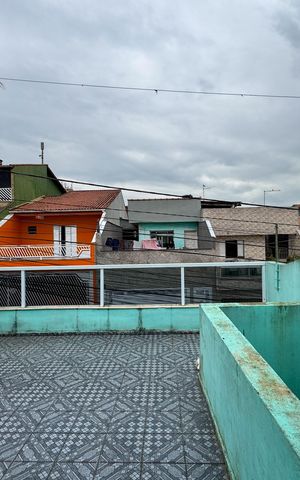 Casa à venda com 220m², 5 quartos e 1 vaga Casa à venda com 220m², 5 quartos e 1 vagaSacada - Casa 1