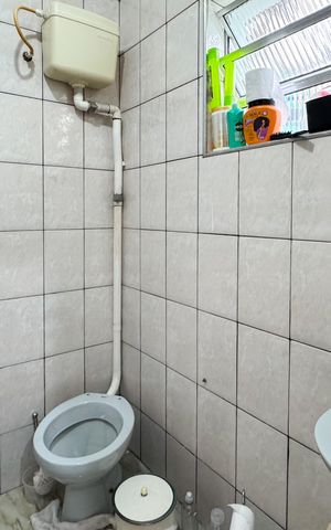 Casa à venda com 220m², 5 quartos e 1 vaga Casa à venda com 220m², 5 quartos e 1 vagaBanheiro Social - Casa 2