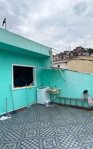 Casa à venda com 220m², 5 quartos e 1 vaga Casa à venda com 220m², 5 quartos e 1 vagaSacada - Casa 1