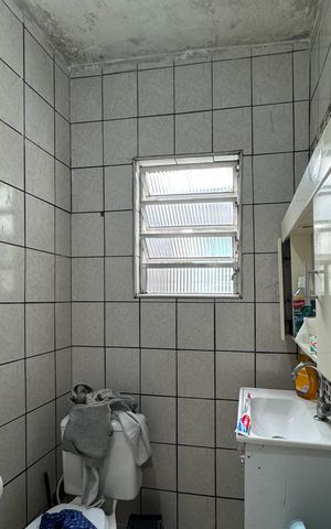 Casa à venda com 220m², 5 quartos e 1 vaga Casa à venda com 220m², 5 quartos e 1 vagaBanheiro Social - Casa 1