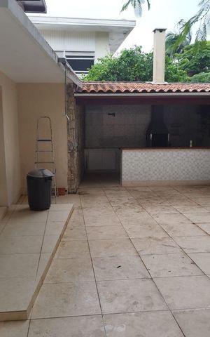 Casa para alugar com 230m², 3 quartos e 4 vagas Casa para alugar com 230m², 3 quartos e 4 vagasQuintal