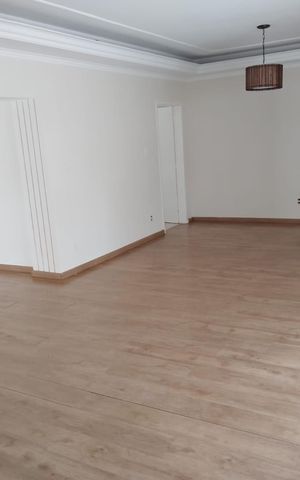 Casa para alugar com 230m², 3 quartos e 4 vagas Casa para alugar com 230m², 3 quartos e 4 vagasSala