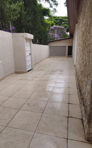 Casa para alugar com 230m², 3 quartos e 4 vagas Casa para alugar com 230m², 3 quartos e 4 vagasQuintal